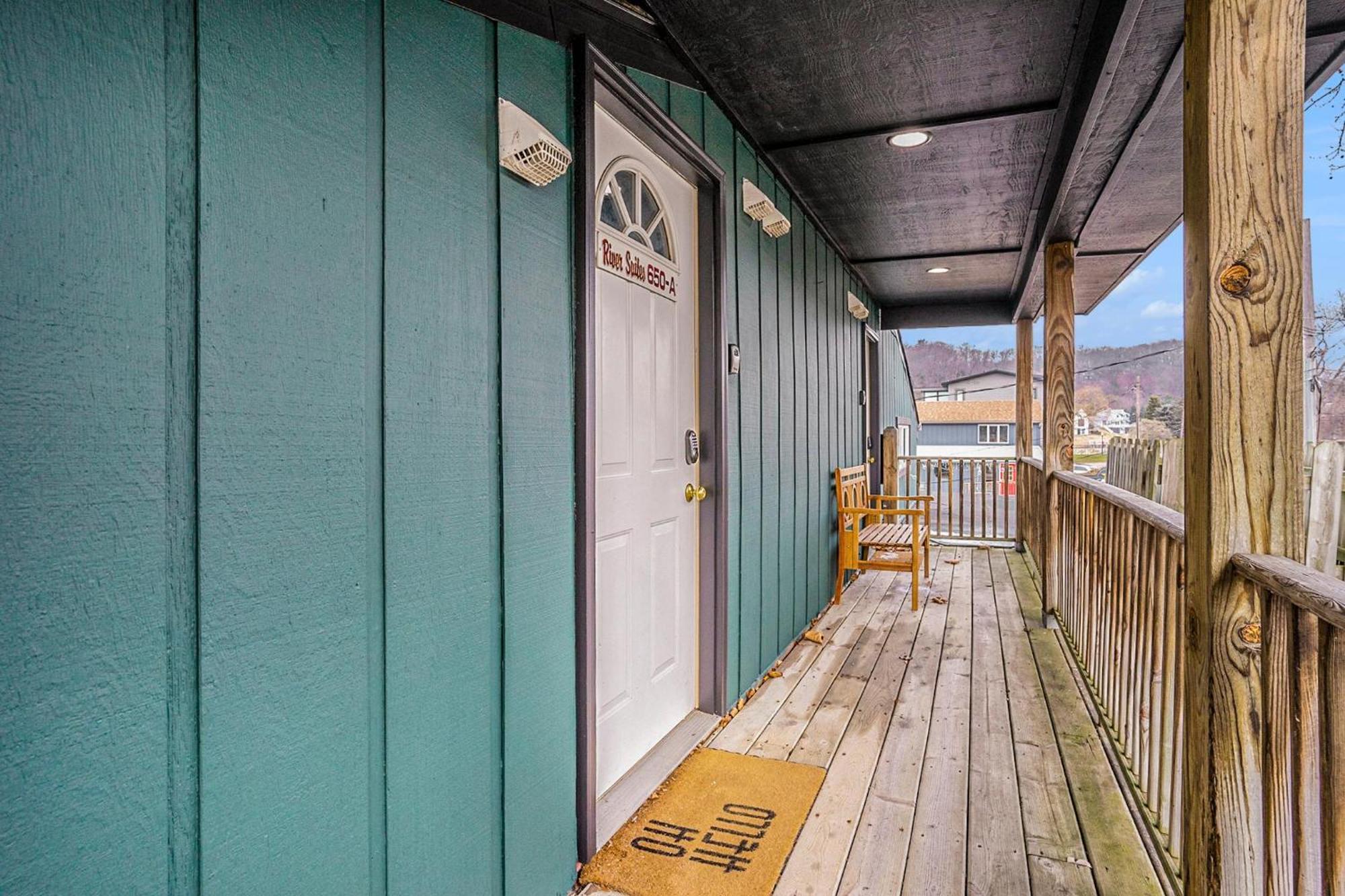 Riverside Suites - Unit B Saugatuck Exterior photo